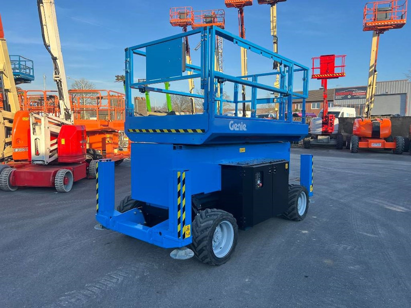 Genie GS4069 RT diesel 4x4 14m (1834) - Ножична работна платформа: снимка 3 Genie GS4069 RT diesel 4x4 14m (1834) - Ножична работна платформа: снимка 3