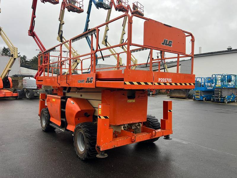 JLG 4394 RT diesel 4x4 15m (1747) - Ножична работна платформа: снимка 5 JLG 4394 RT diesel 4x4 15m (1747) - Ножична работна платформа: снимка 5
