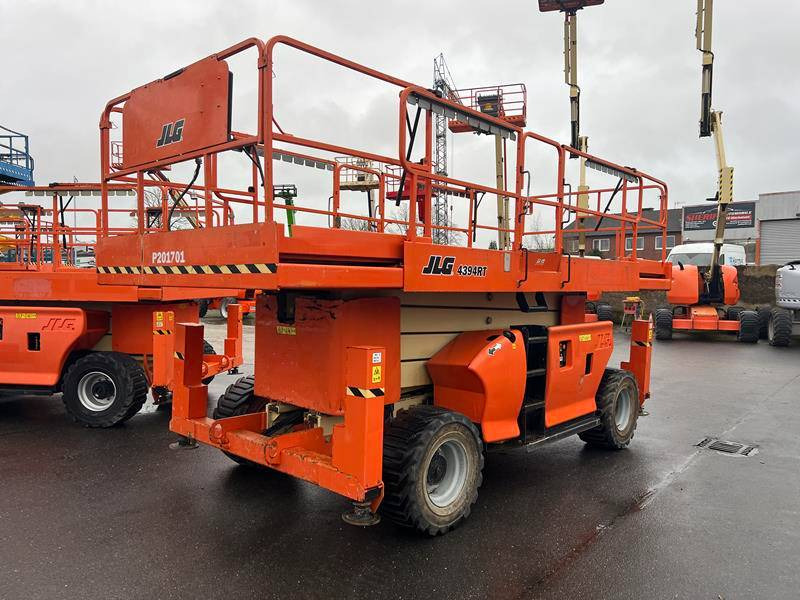 JLG 4394 RT diesel 4x4 15m (1747) - Ножична работна платформа: снимка 3 JLG 4394 RT diesel 4x4 15m (1747) - Ножична работна платформа: снимка 3