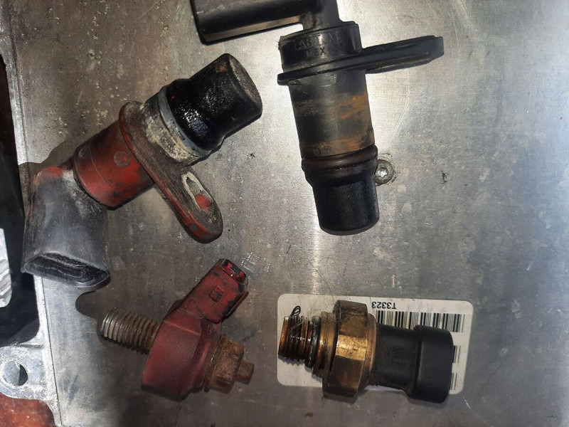 Cummins 239Kvt - Блок за управление: снимка 4 Cummins 239Kvt - Блок за управление: снимка 4