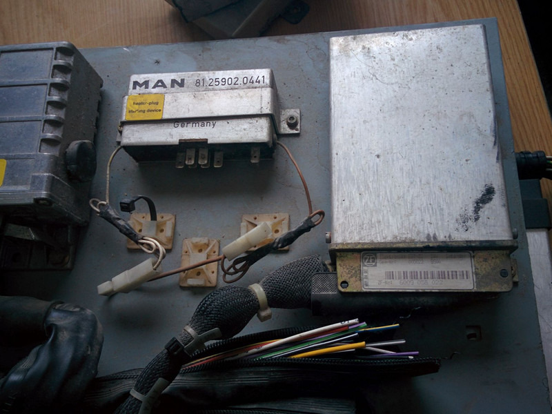 MAN ABS 0265150315 . 0206000008 - Блок за управление: снимка 2 MAN ABS 0265150315 . 0206000008 - Блок за управление: снимка 2