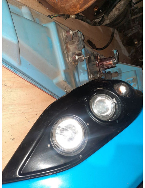 Scania Омни Линк - Преден фар: снимка 5 Scania Омни Линк - Преден фар: снимка 5