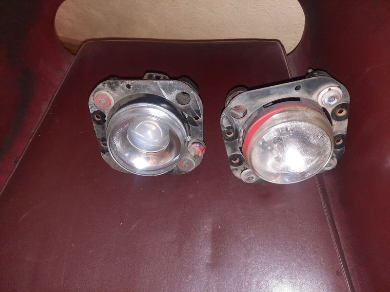 Scania Омни Линк - Преден фар: снимка 4 Scania Омни Линк - Преден фар: снимка 4