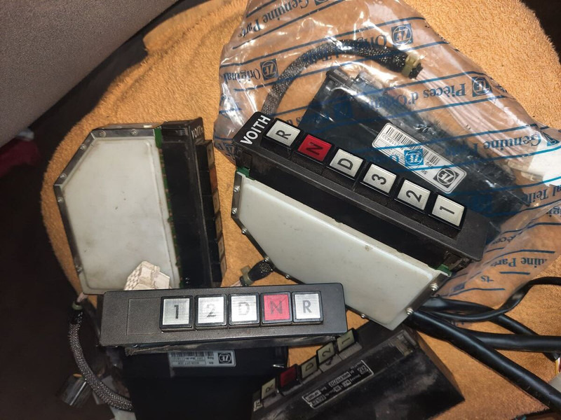 Блок за управление Scania Селектор переключения передач .: снимка 11 Блок за управление Scania Селектор переключения передач .: снимка 11