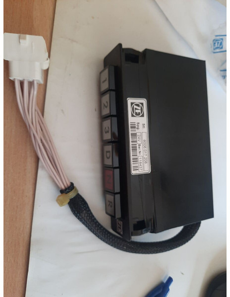 Блок за управление Scania Селектор переключения передач .: снимка 8 Блок за управление Scania Селектор переключения передач .: снимка 8