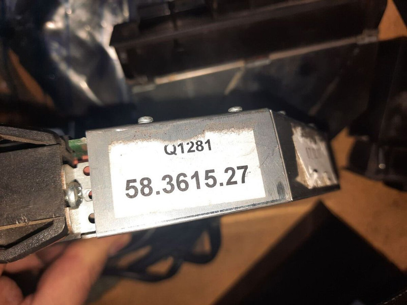 Блок за управление Scania Селектор переключения передач .: снимка 12 Блок за управление Scania Селектор переключения передач .: снимка 12