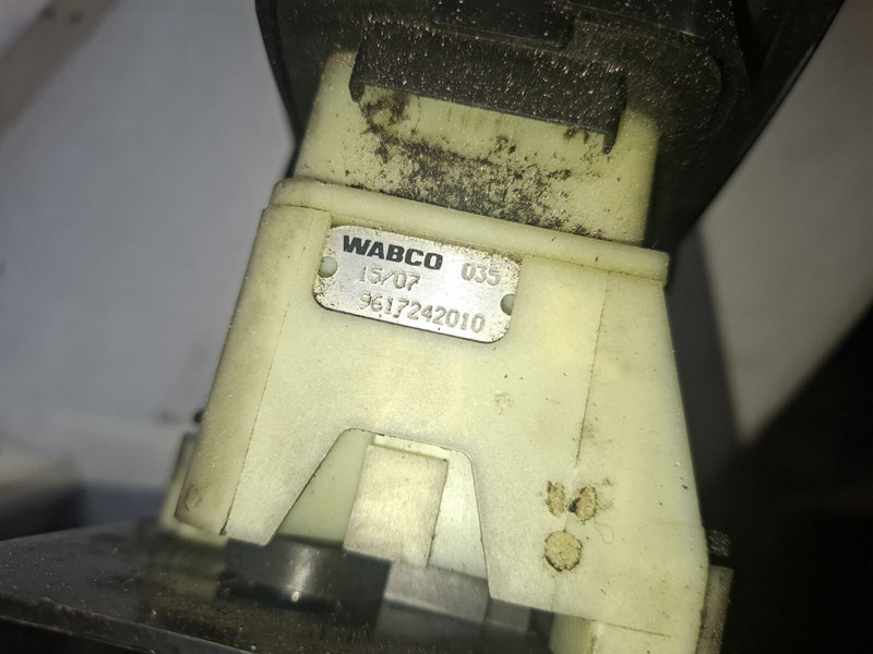 Scania Wabco 43/06 - Части на спирачната система: снимка 5 Scania Wabco 43/06 - Части на спирачната система: снимка 5