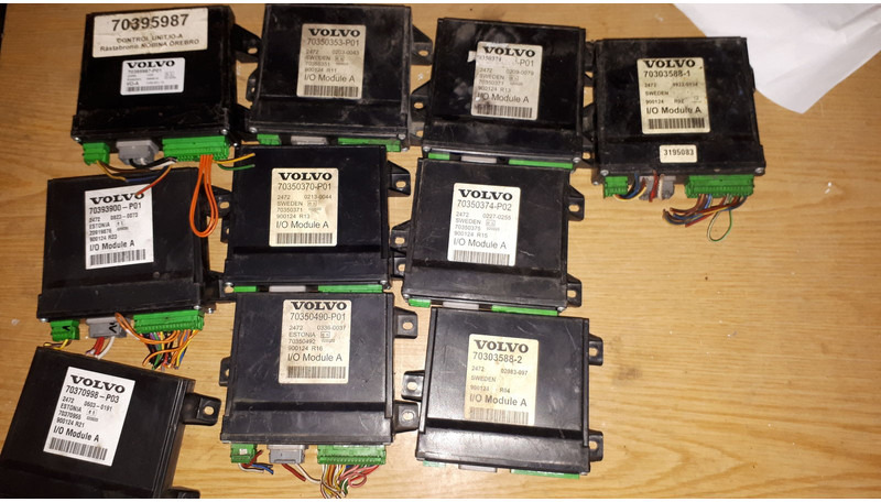Volvo 20744283-01 .20514900-03. 20585155-P02/20554489-P04/.2050318 - Блок за управление: снимка 1 Volvo 20744283-01 .20514900-03. 20585155-P02/20554489-P04/.2050318 - Блок за управление: снимка 1