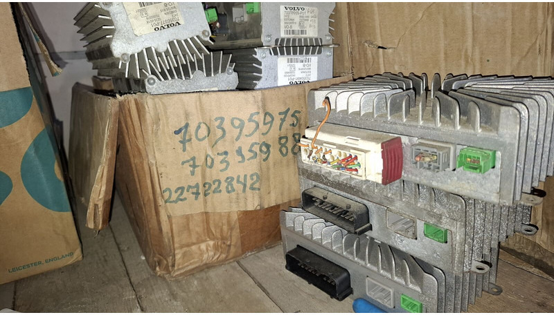 Блок за управление Volvo 23499009: снимка 10 Блок за управление Volvo 23499009: снимка 10