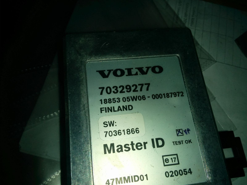 Volvo 70329277 / 70395975-P01 / 70361720-P01 / 70322237-P02 - Блок за управление: снимка 2 Volvo 70329277 / 70395975-P01 / 70361720-P01 / 70322237-P02 - Блок за управление: снимка 2