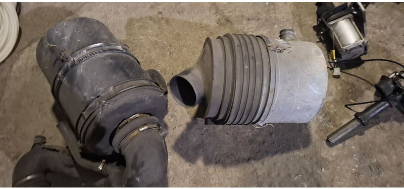 Volvo B12 - Всмукателна система: снимка 1 Volvo B12 - Всмукателна система: снимка 1