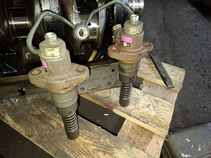 Volvo D7E - Горивна помпа: снимка 1 Volvo D7E - Горивна помпа: снимка 1