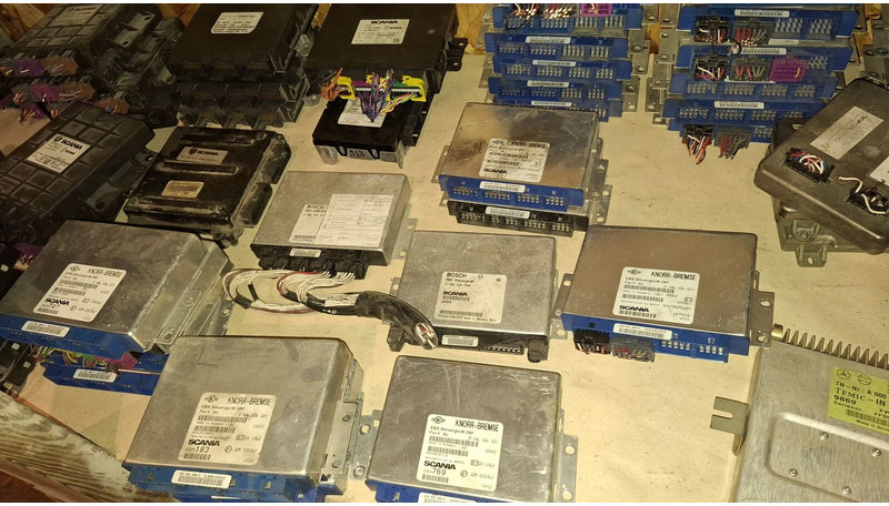 Volvo KNOR-BREMSE EBS 0486106063, 0486106028.\\\\ 0486106050 .\\ 063\\ - Блок за управление: снимка 1 Volvo KNOR-BREMSE EBS 0486106063, 0486106028.\\\\ 0486106050 .\\ 063\\ - Блок за управление: снимка 1