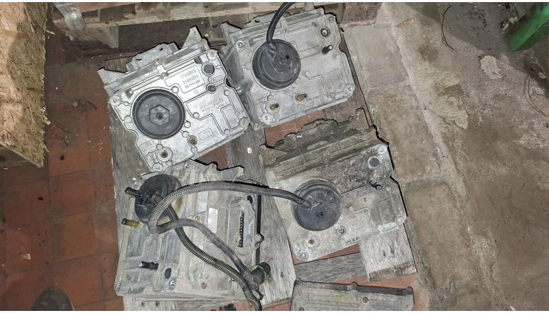 Volvo Помпа подкачки АБЛУ Б12 с подкачкой - Горивен филтър: снимка 4 Volvo Помпа подкачки АБЛУ Б12 с подкачкой - Горивен филтър: снимка 4