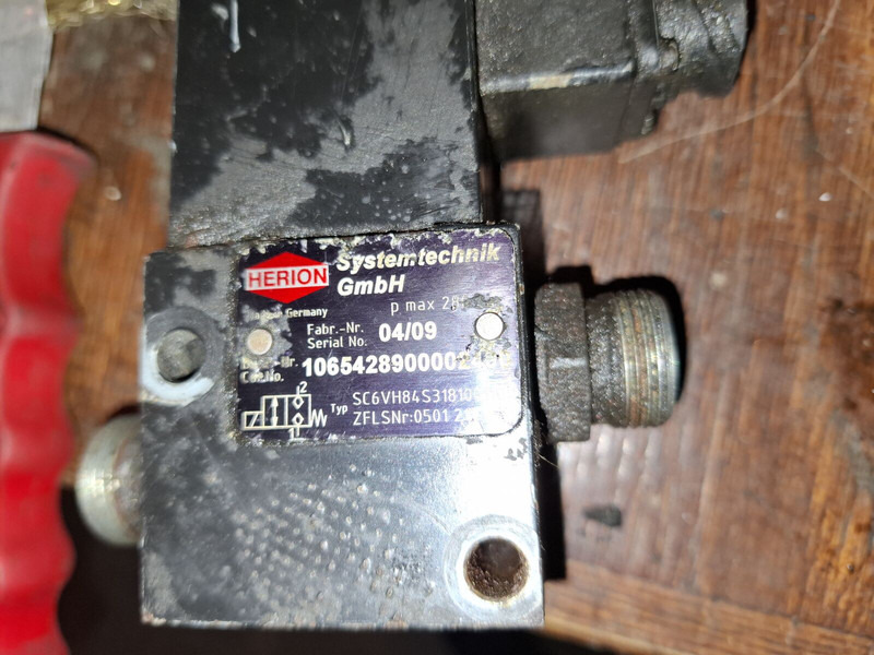 Volvo ZFLS / Herion - Хидравличен цилиндър: снимка 1 Volvo ZFLS / Herion - Хидравличен цилиндър: снимка 1