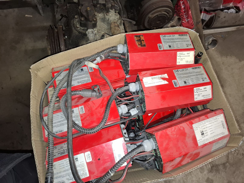 Volvo Жгут проводов .Сервогаз VDO - 408.401.3\ 445.804/5/020. 445.804. - Кабели/ Жици: снимка 1 Volvo Жгут проводов .Сервогаз VDO - 408.401.3\ 445.804/5/020. 445.804. - Кабели/ Жици: снимка 1