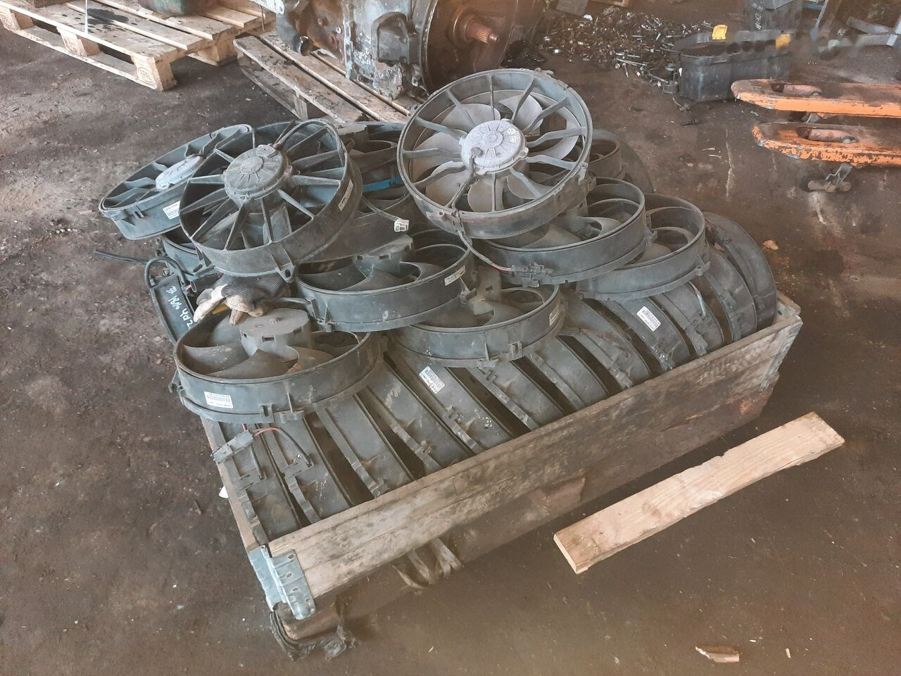Volvo maslyanyy motor ventilyatora SAUER DANFOSS C19.2L00888\174 Scania Omni Siti - Link/ Volvo B12 / b 10. - Вентилатор за Автобус: снимка 1 Volvo maslyanyy motor ventilyatora SAUER DANFOSS C19.2L00888\174 Scania Omni Siti - Link/ Volvo B12 / b 10. - Вентилатор за Автобус: снимка 1