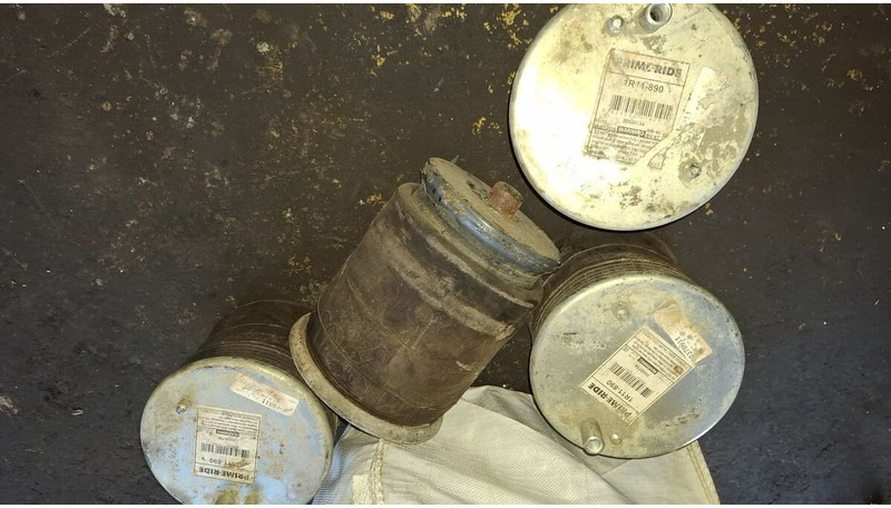 Volvo пневморессора . втулка стабилизатора - Въздушно окачване: снимка 1 Volvo пневморессора . втулка стабилизатора - Въздушно окачване: снимка 1