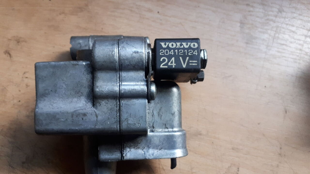 Volvo privoda shkivov remney i toplivnogo nasosa 8148452 Volvo - Колянов вал за Камион: снимка 5 Volvo privoda shkivov remney i toplivnogo nasosa 8148452 Volvo - Колянов вал за Камион: снимка 5