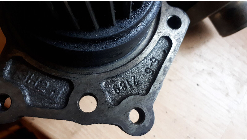 Volvo привода шкивов ремней и топливного насоса - Колянов вал: снимка 5 Volvo привода шкивов ремней и топливного насоса - Колянов вал: снимка 5