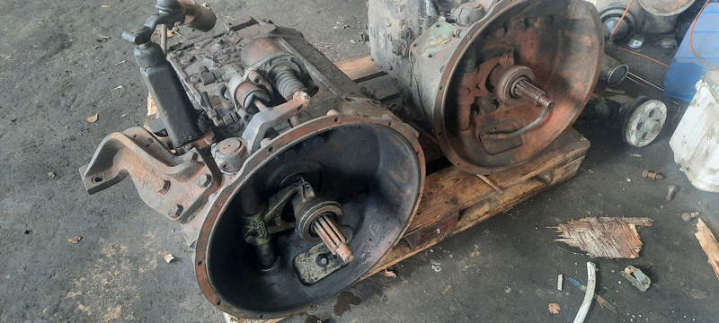 ZF S6-90 . S5-42 - Скоростна кутия: снимка 1 ZF S6-90 . S5-42 - Скоростна кутия: снимка 1