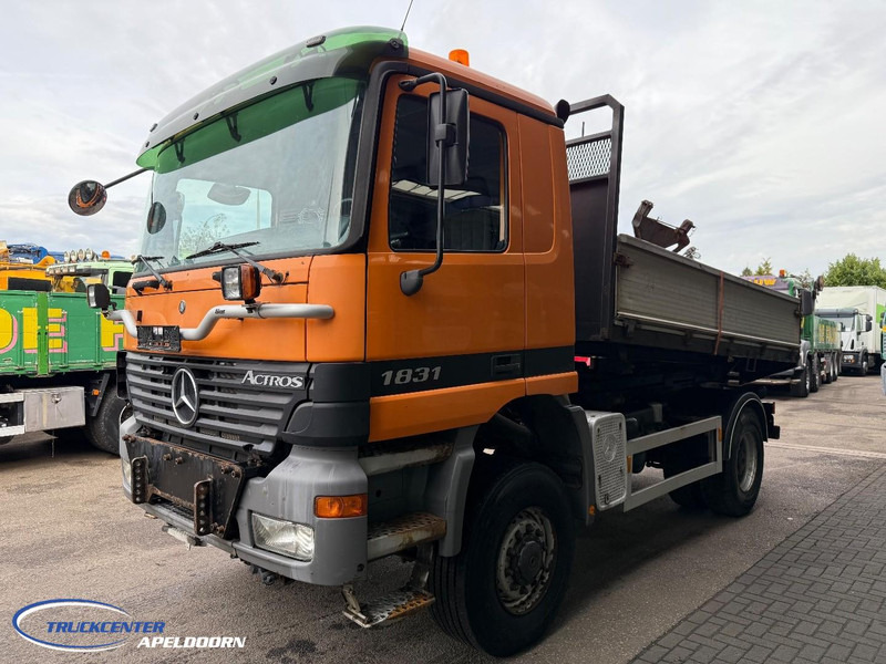 Mercedes-Benz Actros 1831 4x4 Naafreductie, Bladgeveerd, EPS, Originele kilometerstand! - Самосвал камион: снимка 3 Mercedes-Benz Actros 1831 4x4 Naafreductie, Bladgeveerd, EPS, Originele kilometerstand! - Самосвал камион: снимка 3