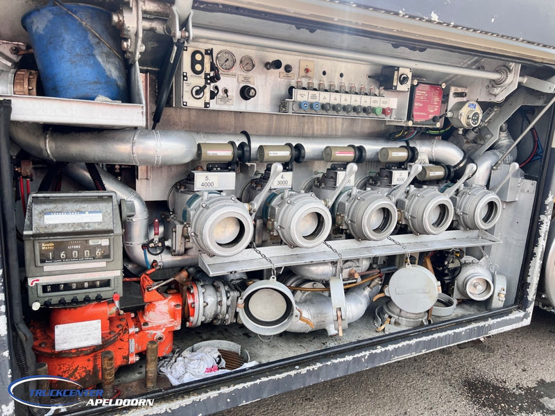 Scania R620 V8 Manuel, Retarder, 19000 liter, 5 Compartments, Pump & Hoses - Камион цистерна: снимка 5 Scania R620 V8 Manuel, Retarder, 19000 liter, 5 Compartments, Pump & Hoses - Камион цистерна: снимка 5