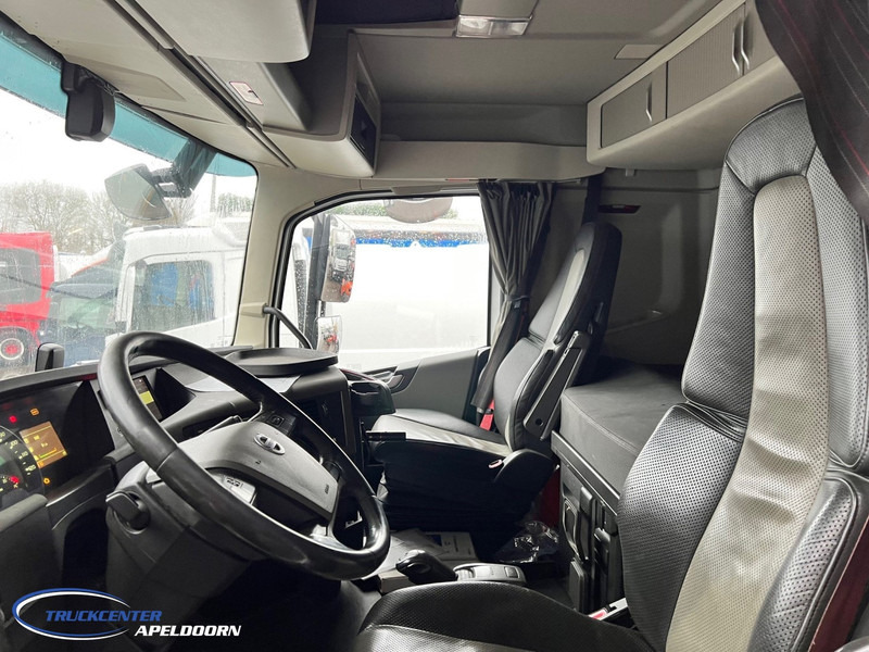 Volvo FH 540 17800 Liter, 4 Compartments, Retarder, Steering axle - Камион цистерна: снимка 4 Volvo FH 540 17800 Liter, 4 Compartments, Retarder, Steering axle - Камион цистерна: снимка 4