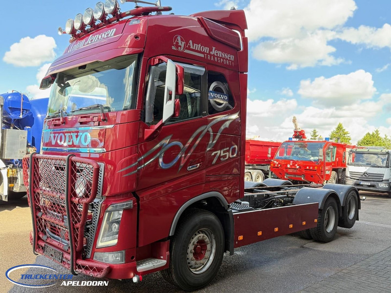 Volvo FH 750 6x4 Tandemlift, Retarder, PTO - Шаси кабина: снимка 3 Volvo FH 750 6x4 Tandemlift, Retarder, PTO - Шаси кабина: снимка 3