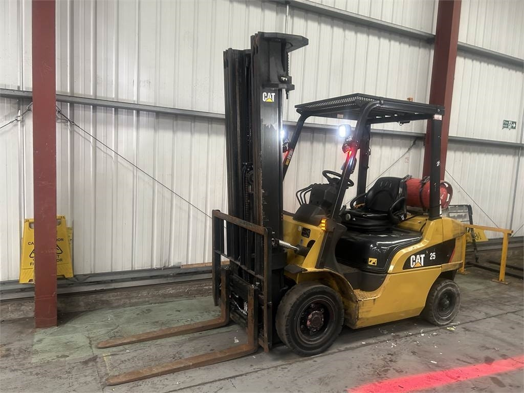 CAT GP25NT  - Газокар: снимка 2 CAT GP25NT  - Газокар: снимка 2