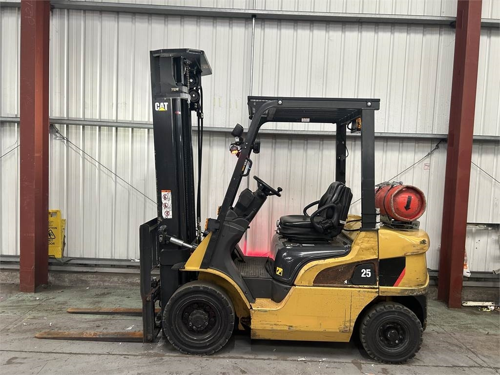 CAT GP25NT  - Газокар: снимка 1 CAT GP25NT  - Газокар: снимка 1