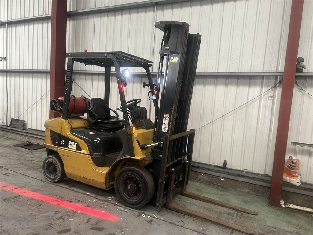 CAT GP25NT  - Газокар: снимка 4 CAT GP25NT  - Газокар: снимка 4