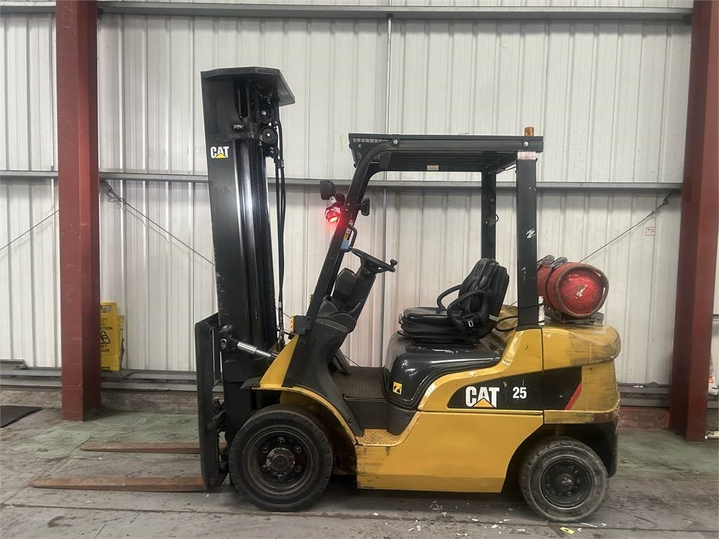 CAT GP25NT  - Газокар: снимка 1 CAT GP25NT  - Газокар: снимка 1