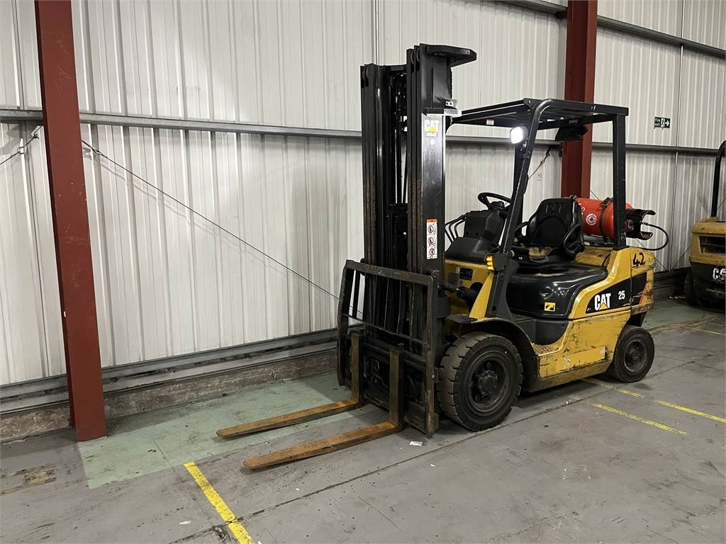 CAT GP25NT - Газокар: снимка 2 CAT GP25NT - Газокар: снимка 2