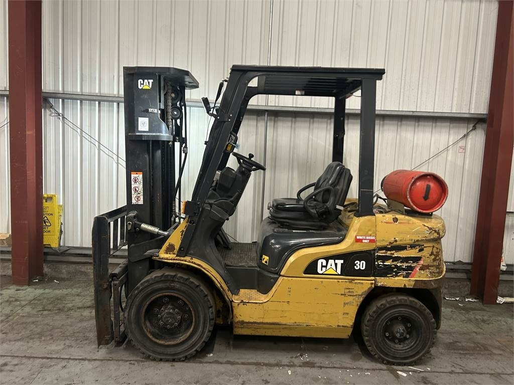 CAT GP30NT - Газокар: снимка 1 CAT GP30NT - Газокар: снимка 1