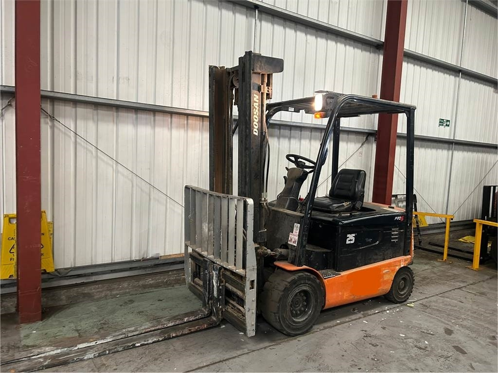 Doosan B25X-5 - Електрокар: снимка 2 Doosan B25X-5 - Електрокар: снимка 2