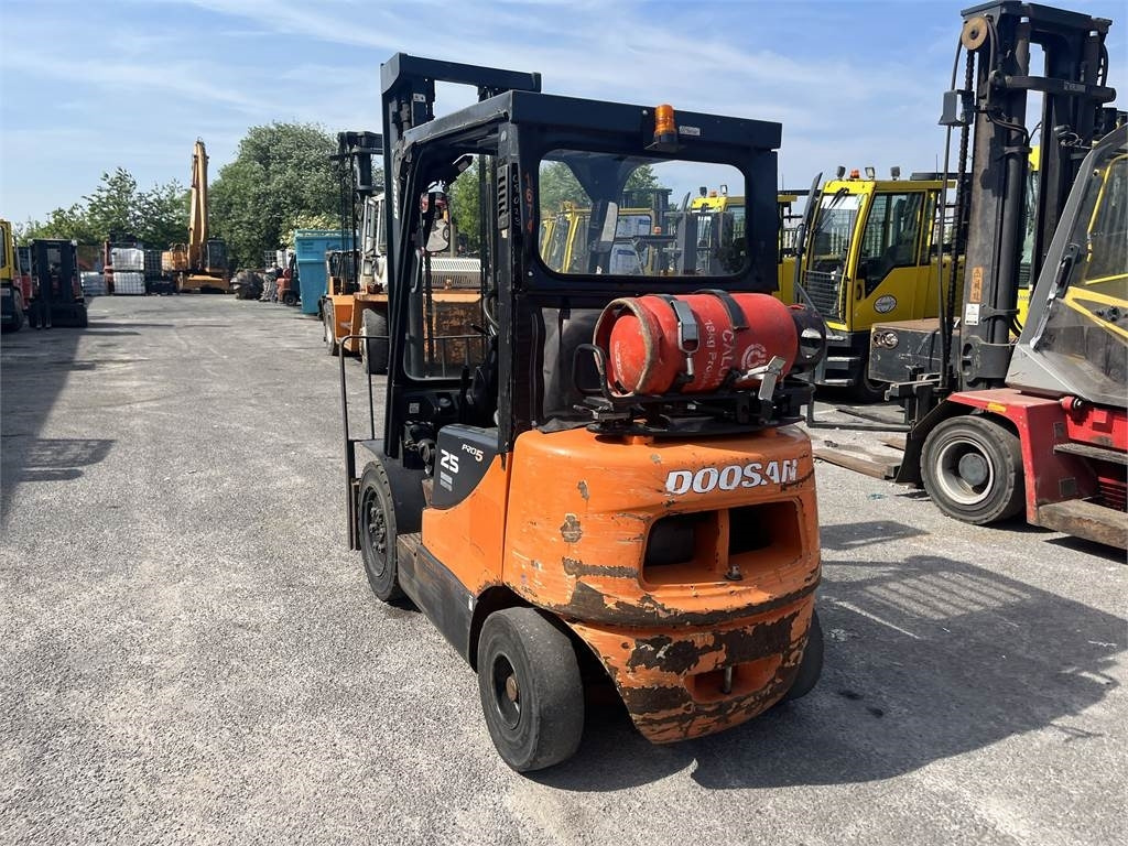 Doosan G25E-5 - Газокар: снимка 4 Doosan G25E-5 - Газокар: снимка 4