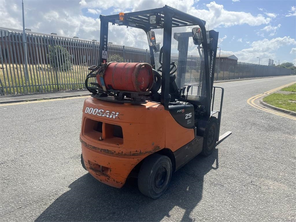 Doosan G25P-5 - Газокар: снимка 5 Doosan G25P-5 - Газокар: снимка 5