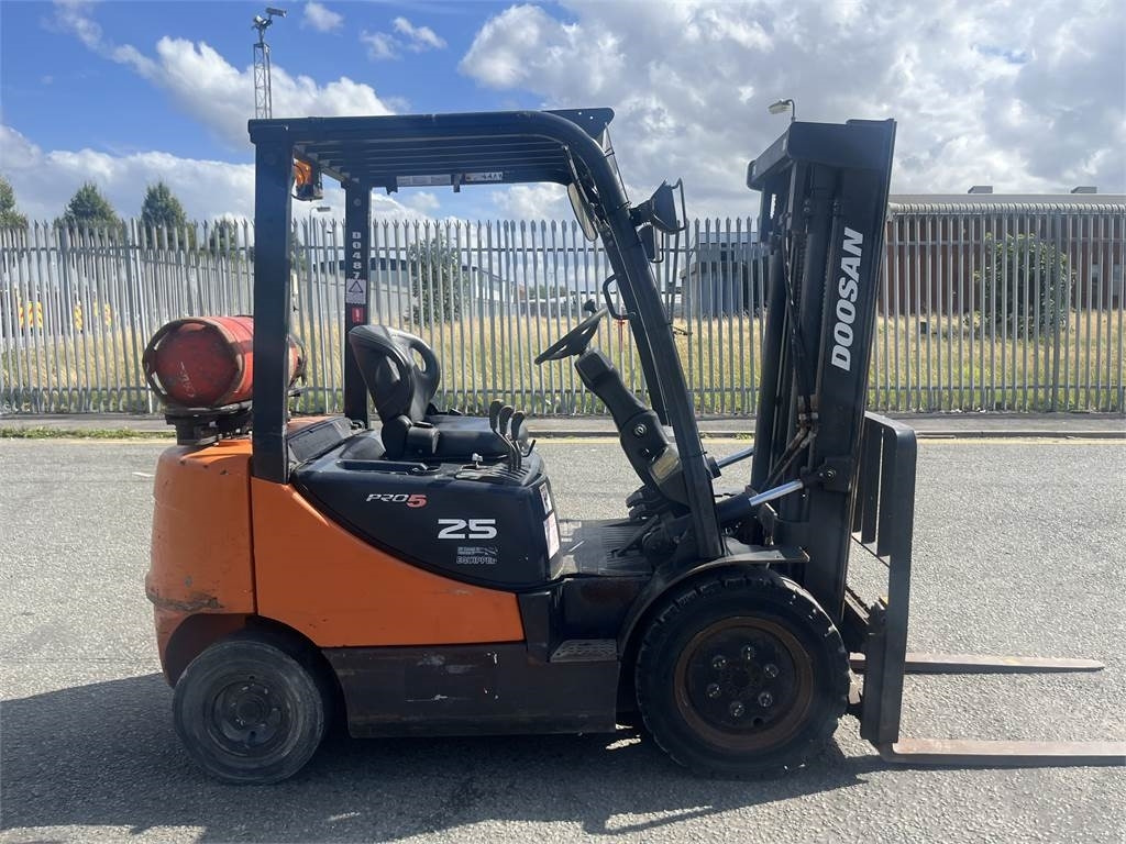 Doosan G25P-5 - Газокар: снимка 4 Doosan G25P-5 - Газокар: снимка 4