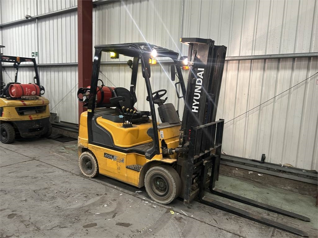 Hyundai 20L-7M - Газокар: снимка 4 Hyundai 20L-7M - Газокар: снимка 4