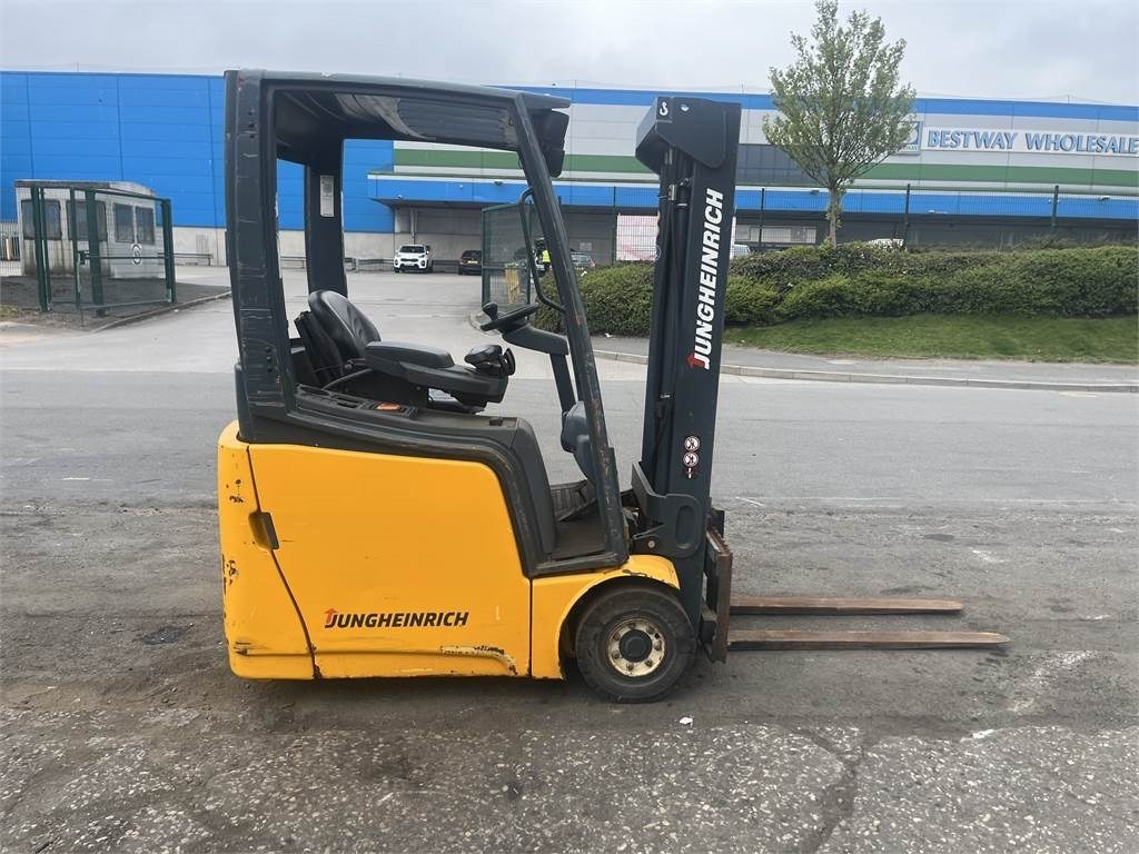 Jungheinrich EFG215 - Електрокар: снимка 4 Jungheinrich EFG215 - Електрокар: снимка 4