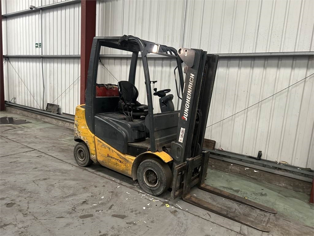 Jungheinrich TFG320 - Газокар: снимка 4 Jungheinrich TFG320 - Газокар: снимка 4