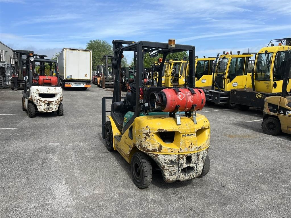 Komatsu FG25HT-16R - Газокар: снимка 4 Komatsu FG25HT-16R - Газокар: снимка 4