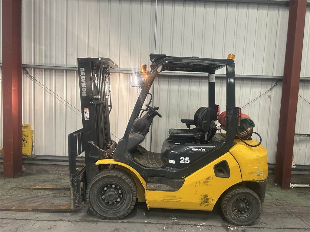 Газокар Komatsu FG25HT-17: снимка 1