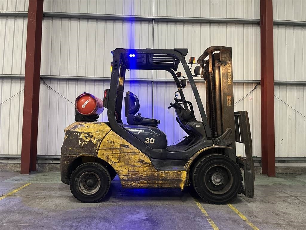 Komatsu FG30T-17 - Газокар: снимка 5 Komatsu FG30T-17 - Газокар: снимка 5