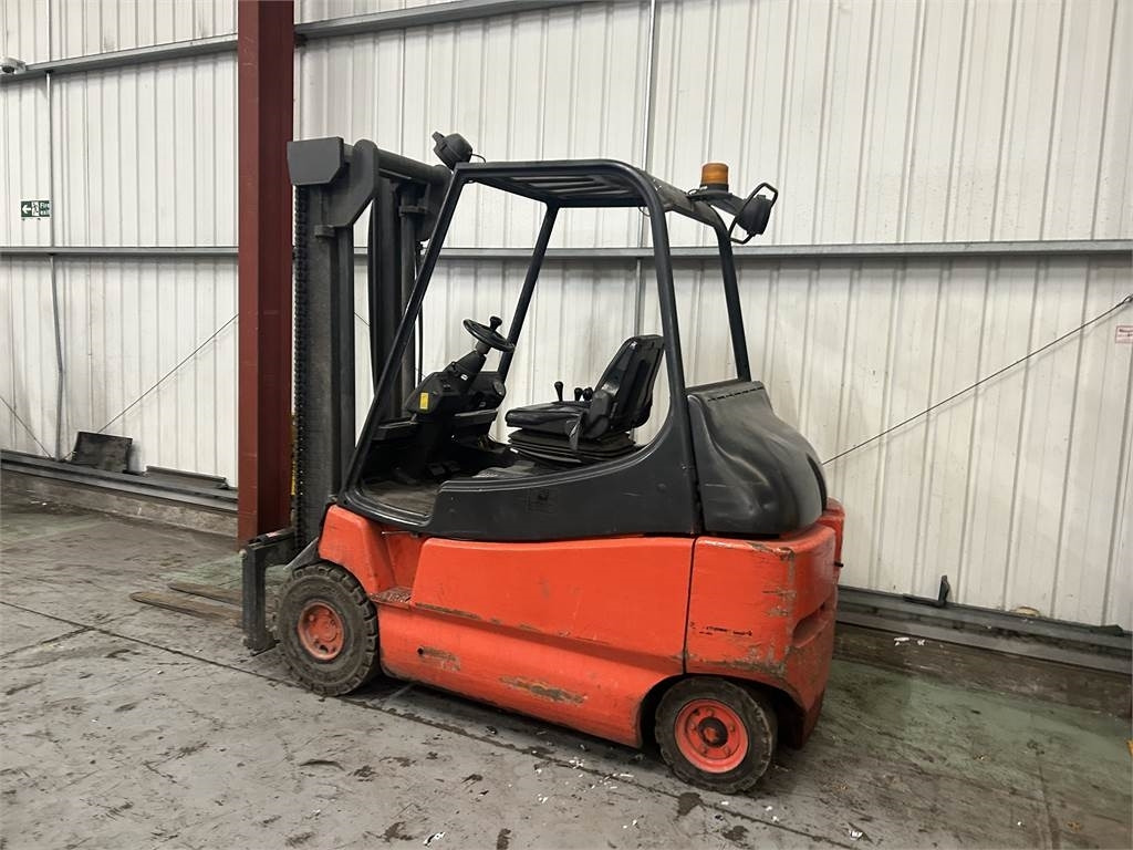 Linde E30-02 - Електрокар: снимка 3 Linde E30-02 - Електрокар: снимка 3
