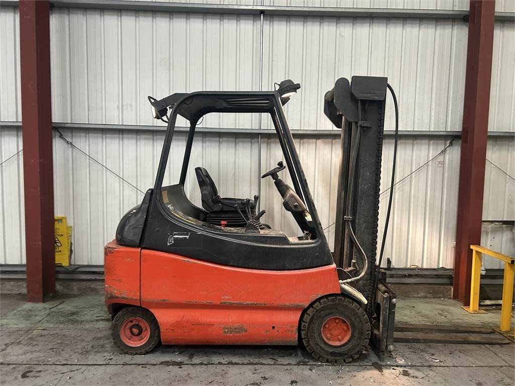 Linde E30-02 - Електрокар: снимка 5 Linde E30-02 - Електрокар: снимка 5