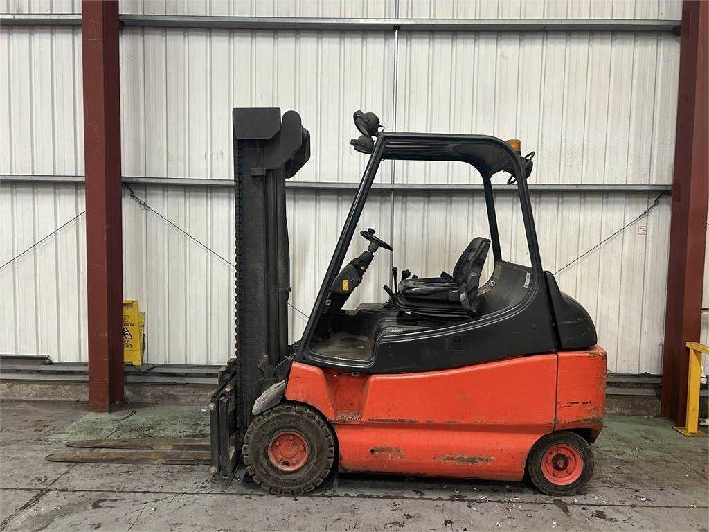Linde E30-02 - Електрокар: снимка 1 Linde E30-02 - Електрокар: снимка 1