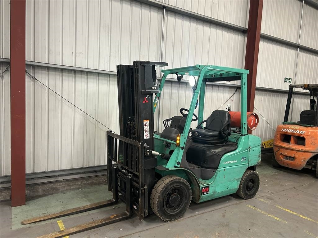 Mitsubishi FG25NT - Газокар: снимка 2 Mitsubishi FG25NT - Газокар: снимка 2