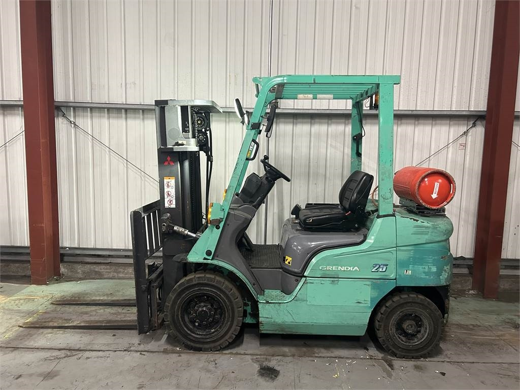 Mitsubishi FG25NT - Газокар: снимка 1 Mitsubishi FG25NT - Газокар: снимка 1